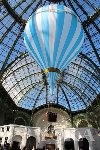 卡尔·拉格斐 特意设计蓝气球_珠宝_奢华主义